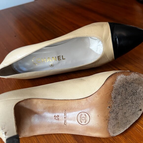 Vintage CHANEL two tone pump Size 38 - Picture 5 of 5